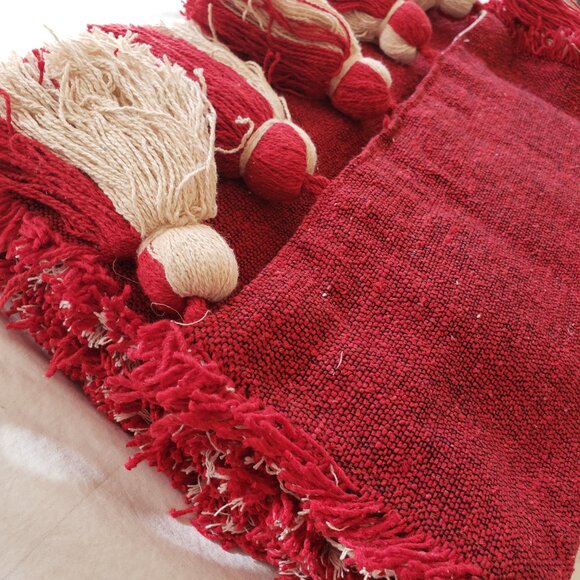 Country Chic Solid Red Table Runner with Tassels by Mud Pie 18" x 90"  NWT - Picture 4 of 12